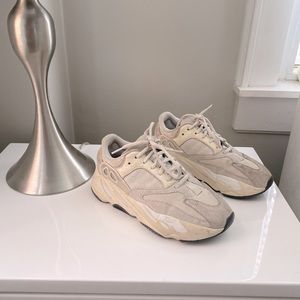 Yeezy Boost 700